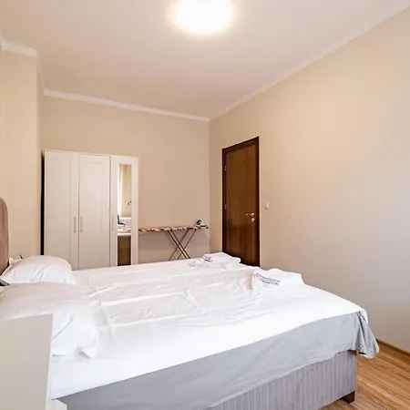 By The Sea 2bdrm 公寓 瓦爾納