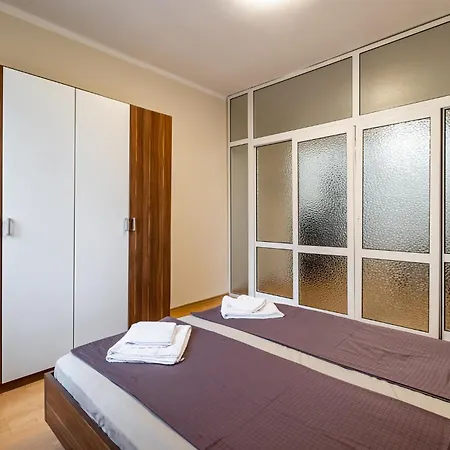 By The Sea 2bdrm * וארנה