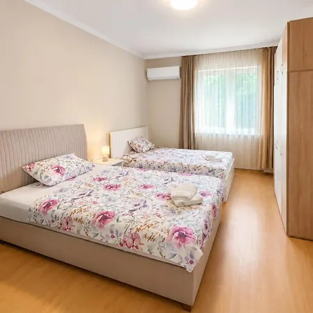 By The Sea 2bdrm Daire